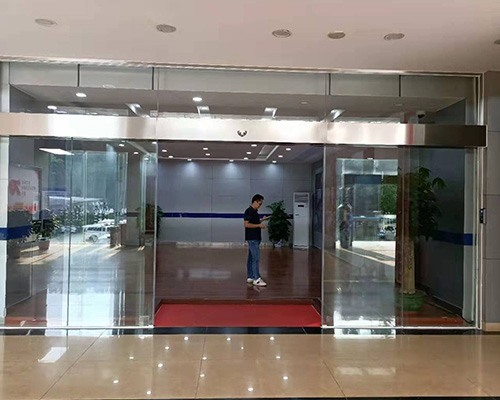 玻璃感應(yīng)門