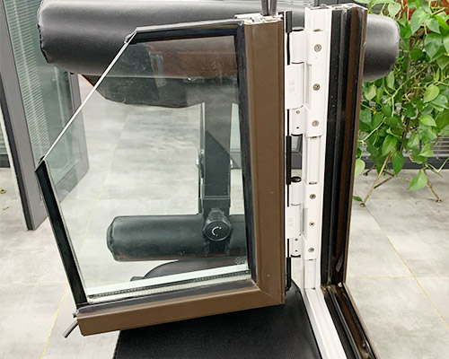 斷橋鋁防火窗樣角